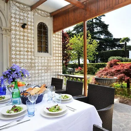 빌라 Villa Menaggio