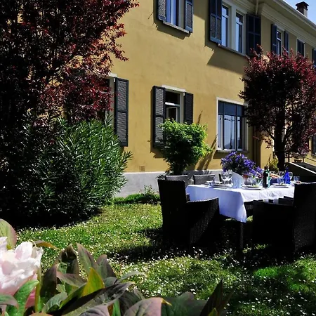 빌라 Villa Menaggio *